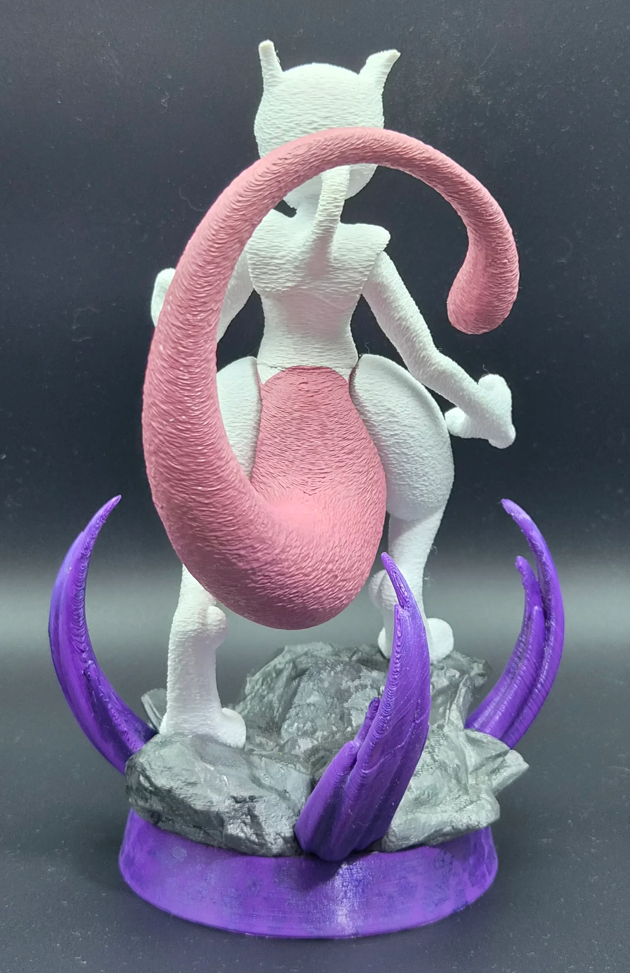 Mewtwo diorama - Derecha