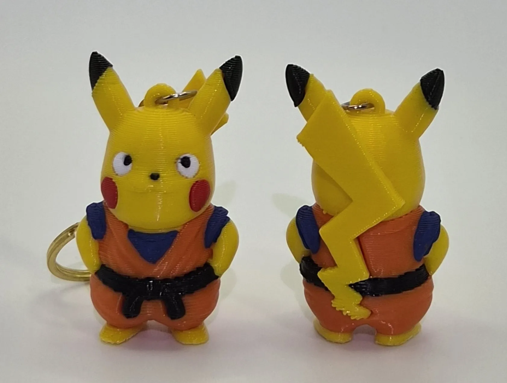 Llavero Pikachu Goku - Frente