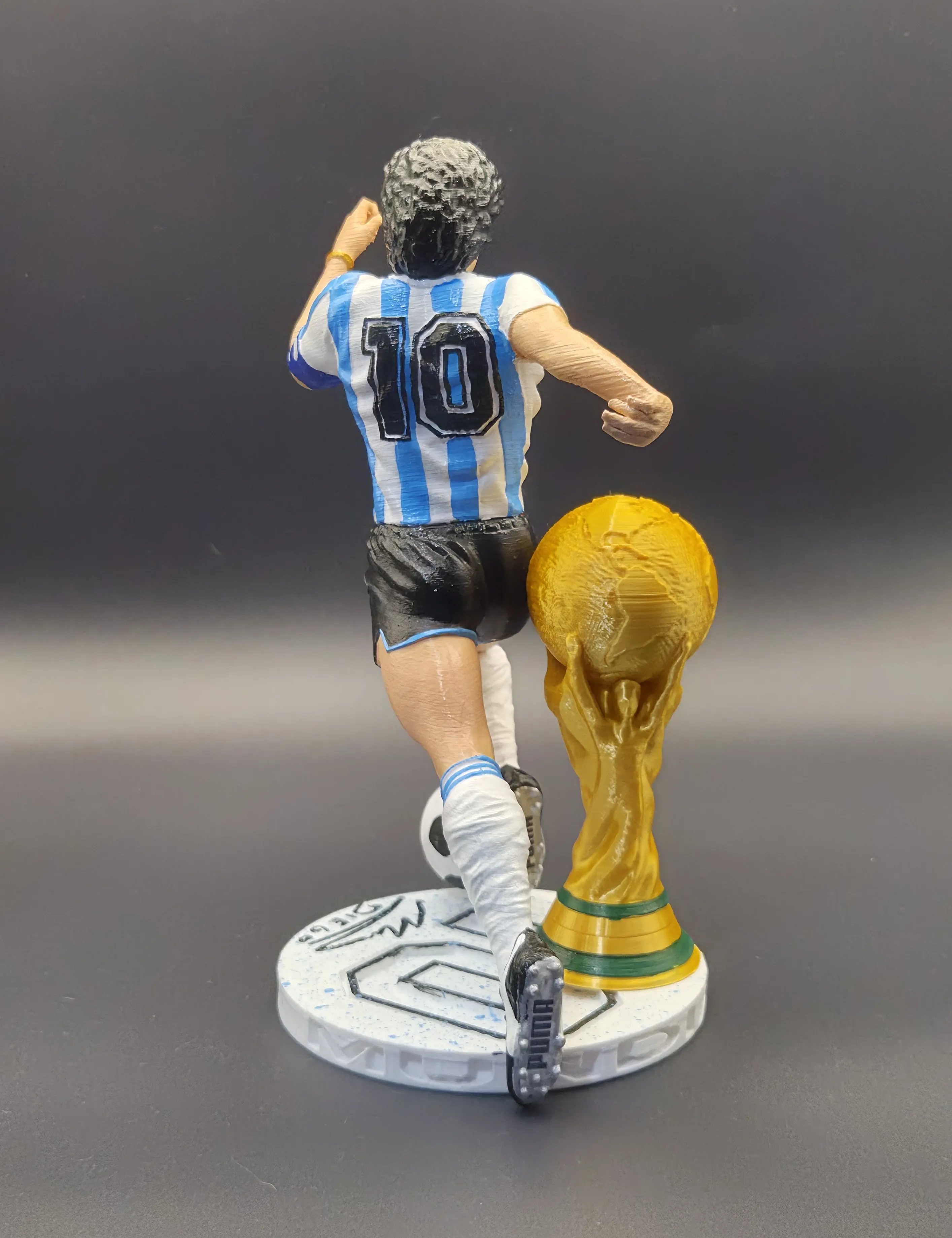 Maradona con copa - Derecha
