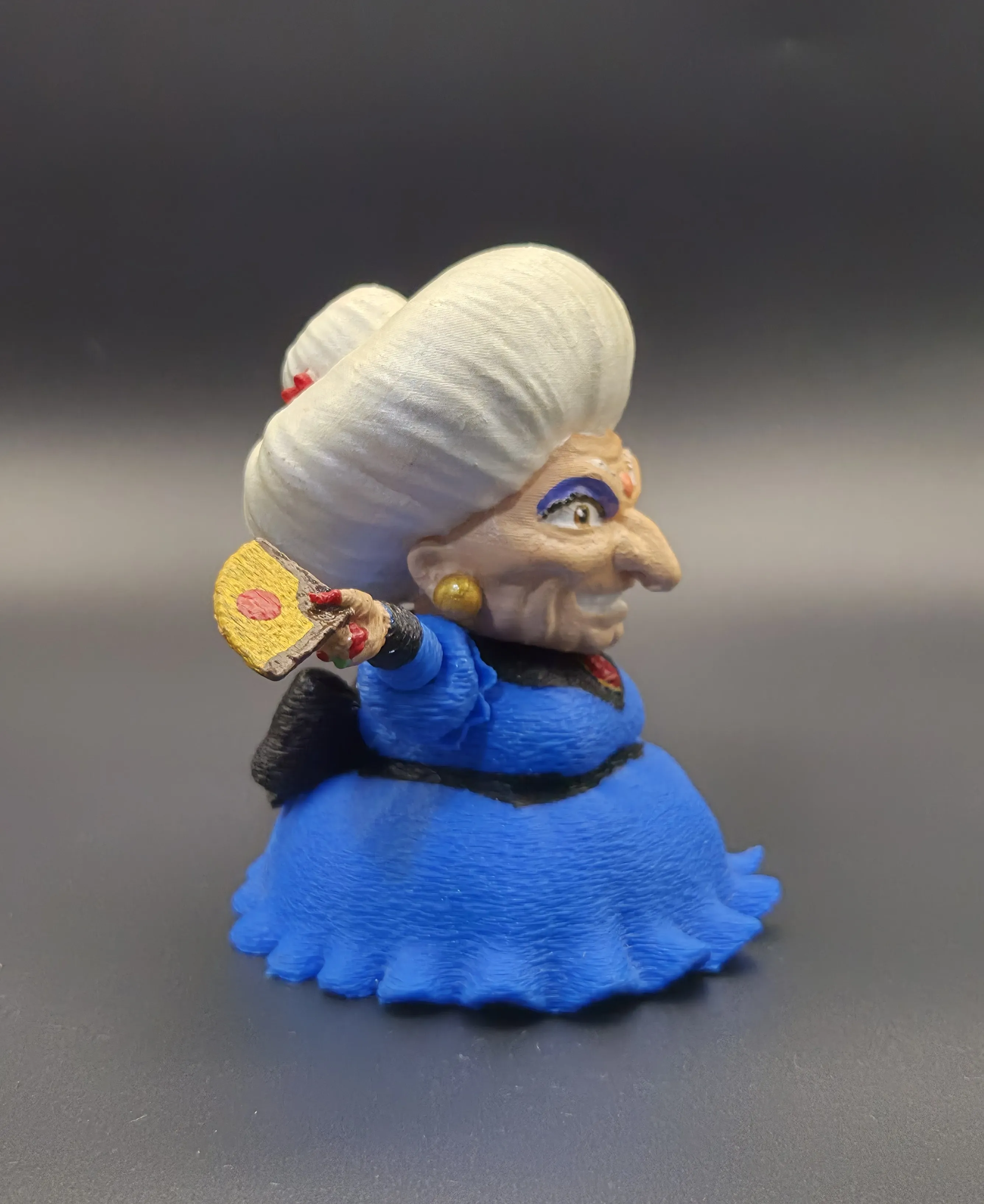 Yubaba  - Atras